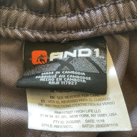 Basketball shorts - Picture 2 of 2